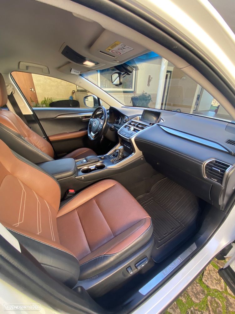 Lexus NX 300h Luxury 4WD - 17