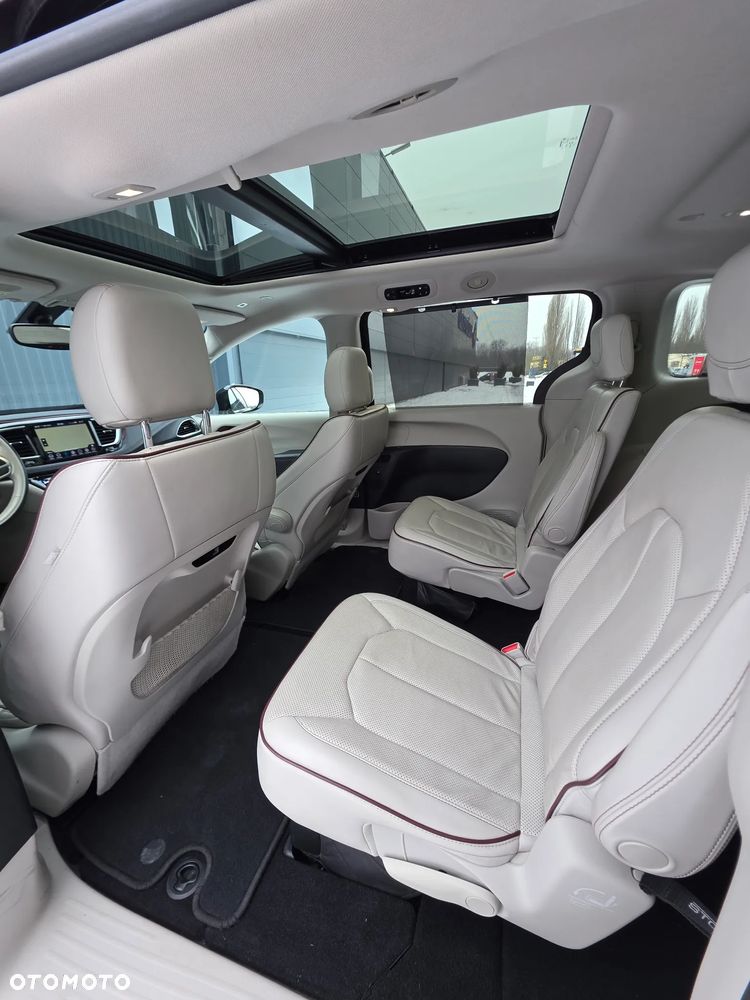 Chrysler Pacifica - 33
