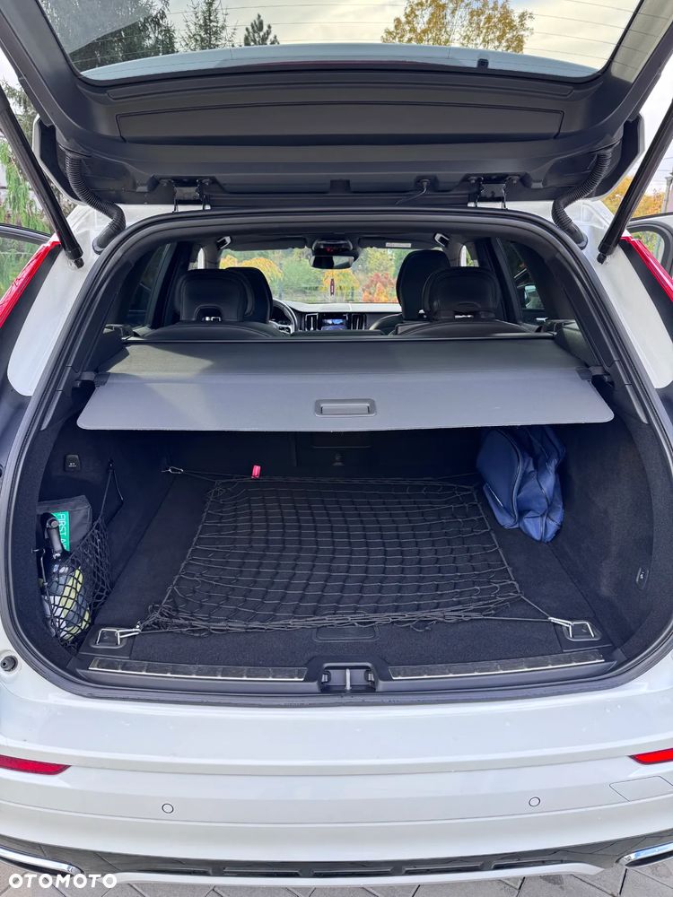 Volvo XC 60 D4 AWD R-Design - 18