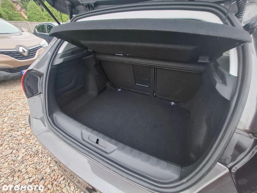 Peugeot 308 1.5 BlueHDi Allure S&S - 17