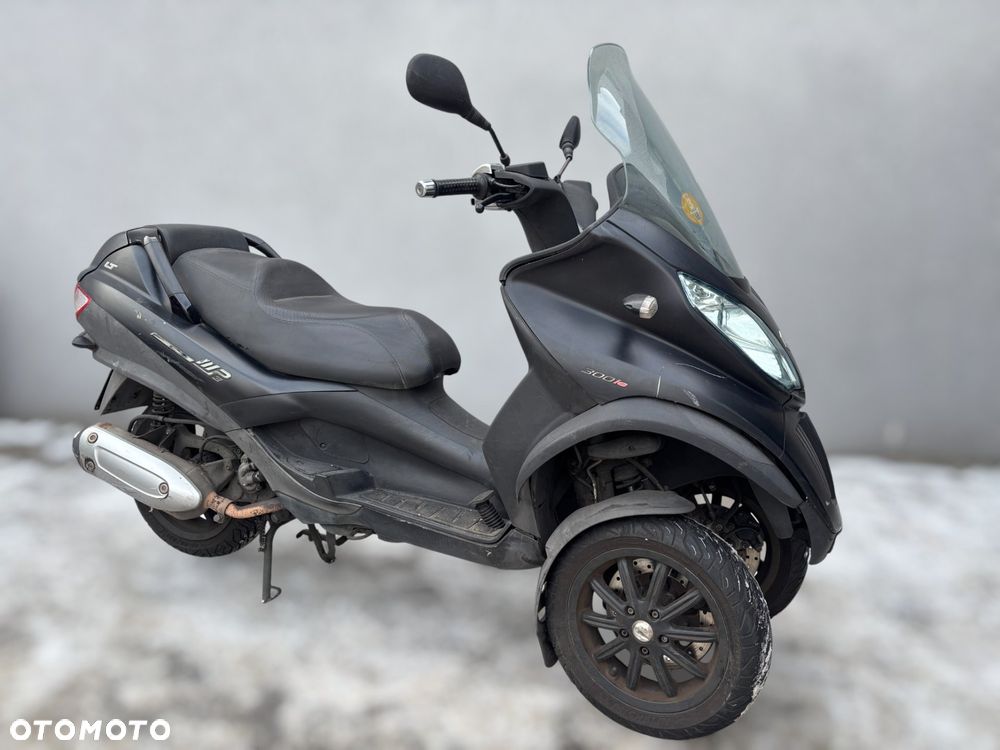 Piaggio MP-3 - 5