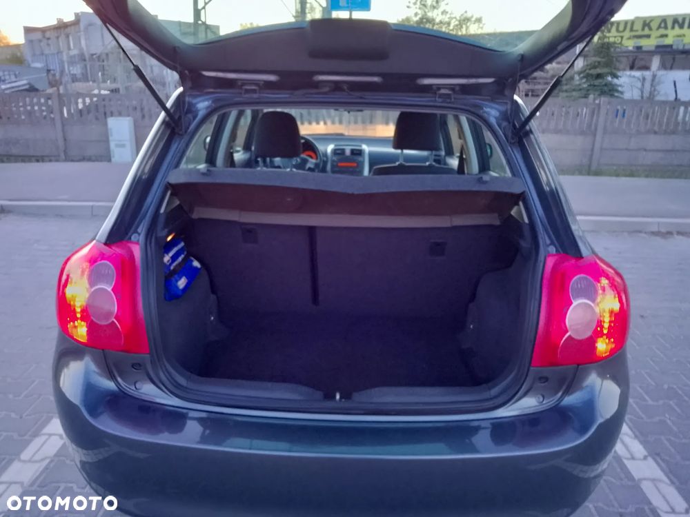 Toyota Auris 1.6 VVT-i Team - 9