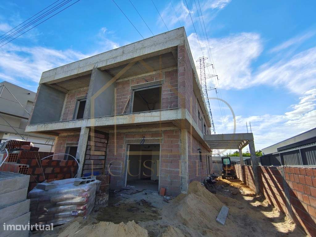 DESLUMBRANTE Moradia T4 com Pérgola. Fernão Ferro - Grande imagem: 4/21