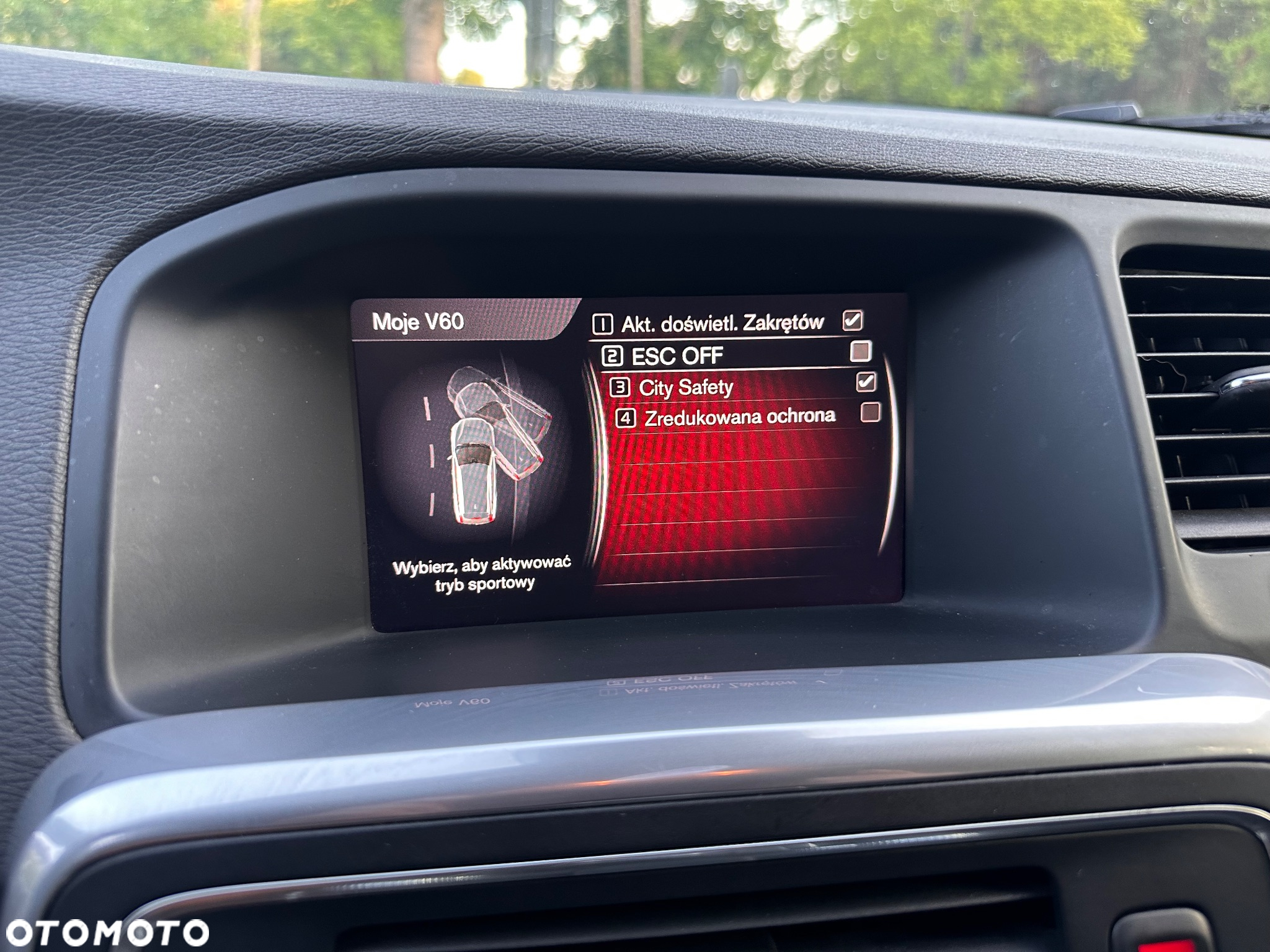 Volvo V60 D4 Drive-E R-Design Momentum - 27