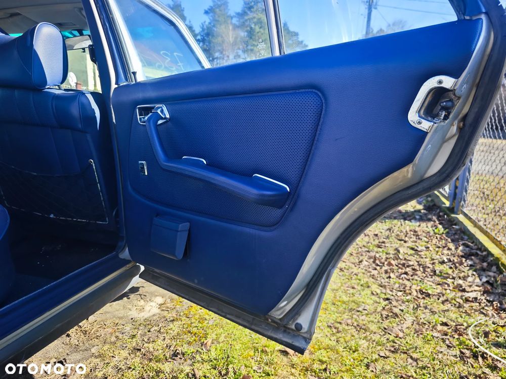 Mercedes-Benz W123 - 20