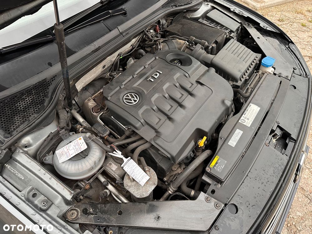 Volkswagen Passat - 36