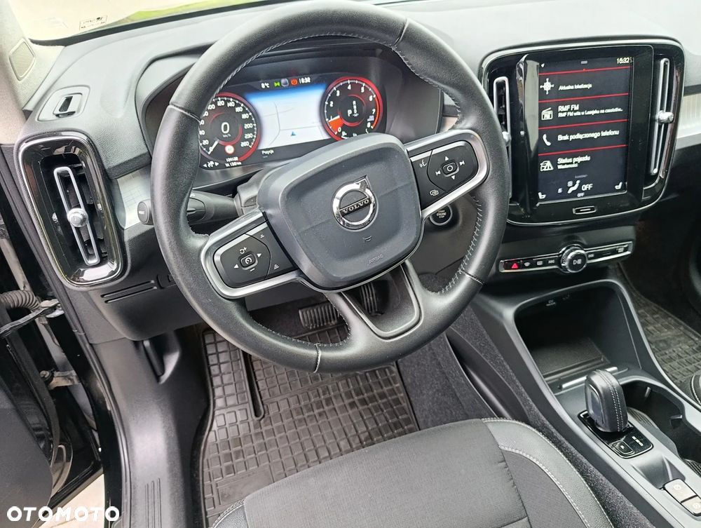 Volvo XC 40 T5 AWD Momentum - 7