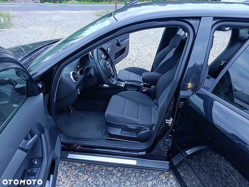 Audi A3 Sportback 1.6 TDI DPF Attraction S tronic - 10
