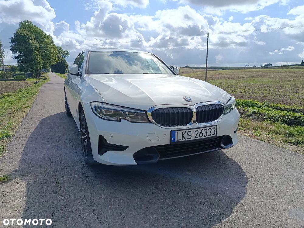 BMW Seria 3 330i Sport Line - 3
