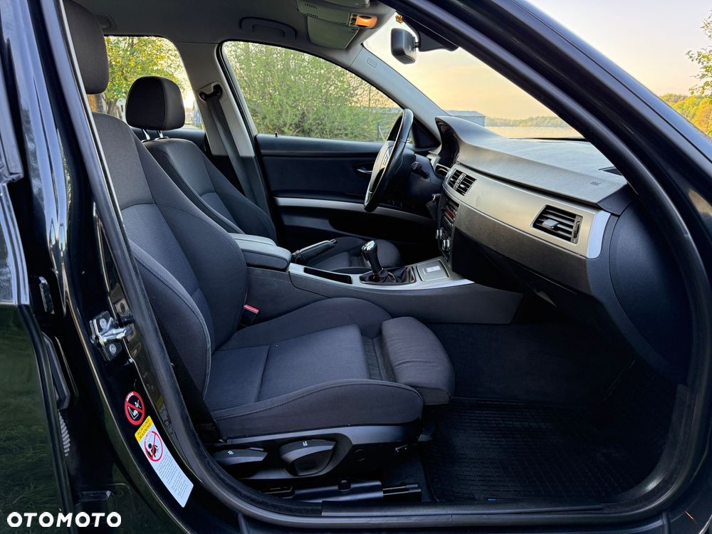 BMW Seria 3 318d DPF - 22