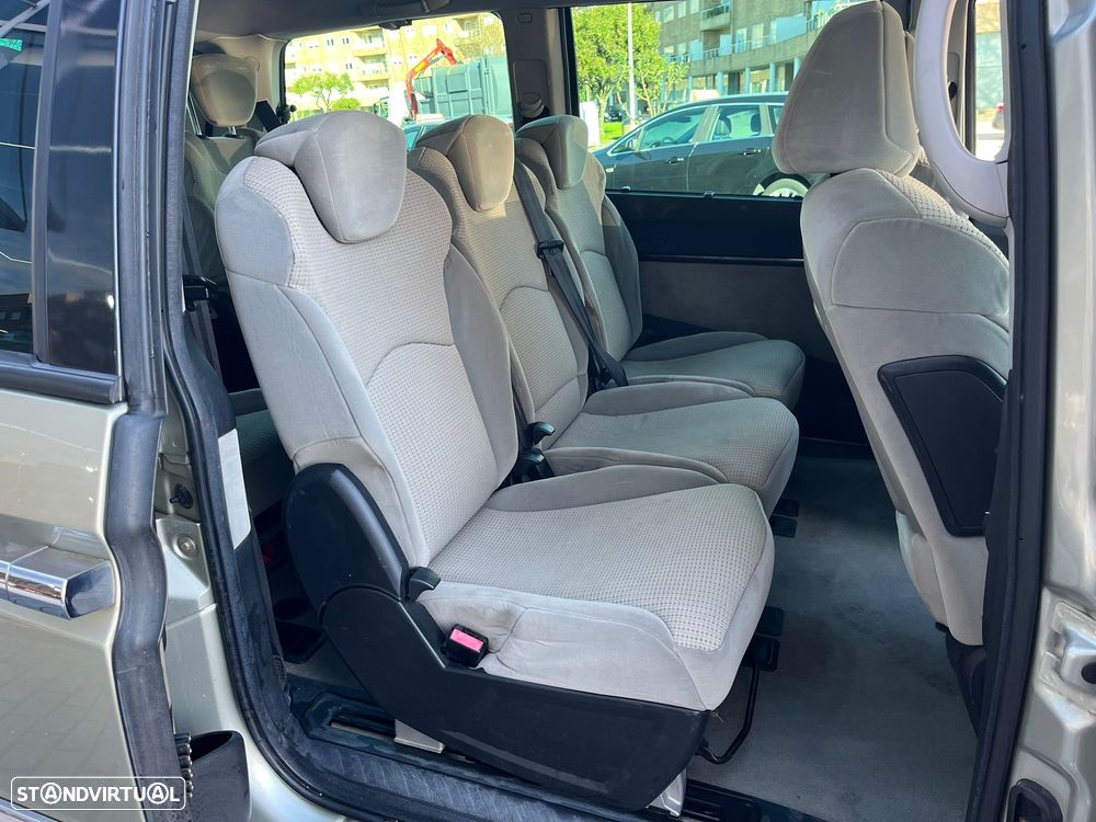 Peugeot 807 HDi 135 Family - 11