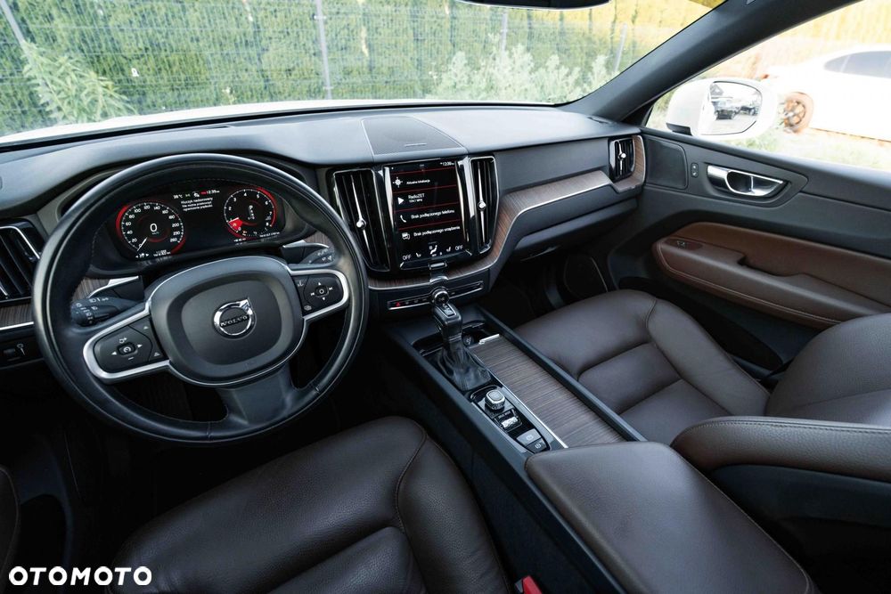 Volvo XC 60 T6 AWD Momentum - 26