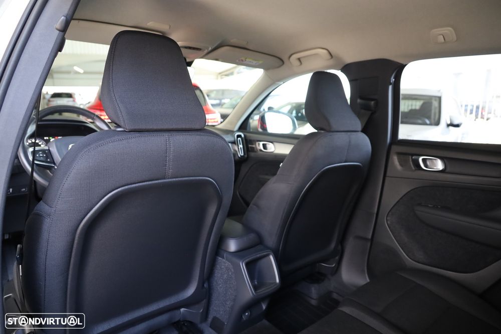 Volvo XC 40 1.5 T3 Momentum - 11