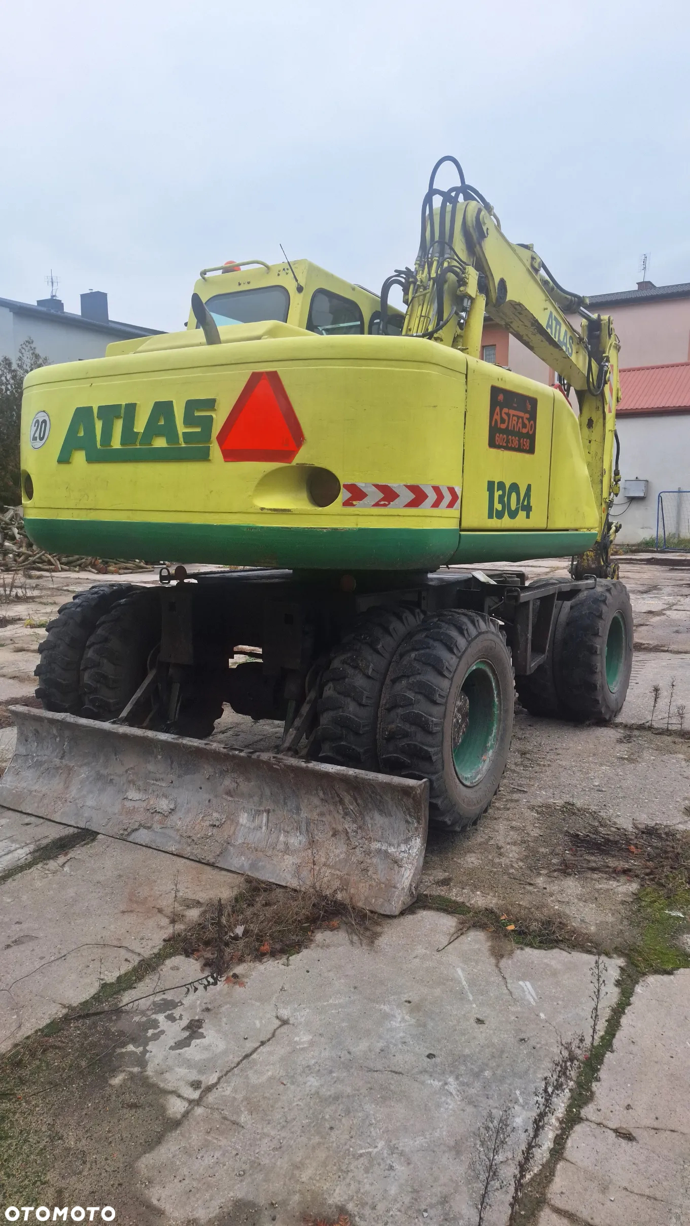 Atlas 1304 - 4