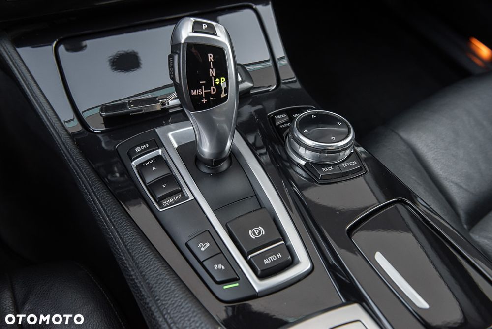 BMW Seria 5 525d xDrive - 21
