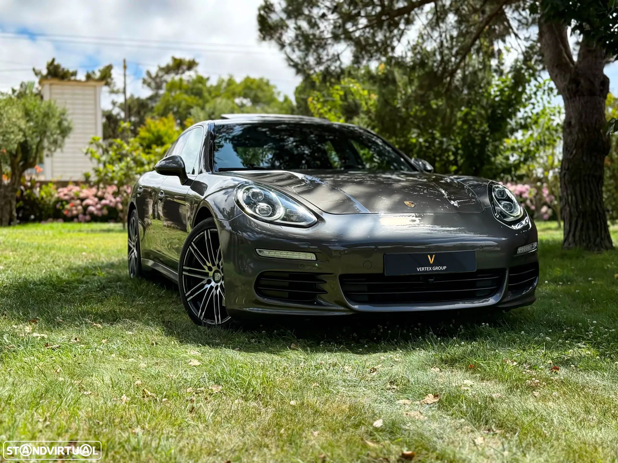 Porsche Panamera Standard - 1