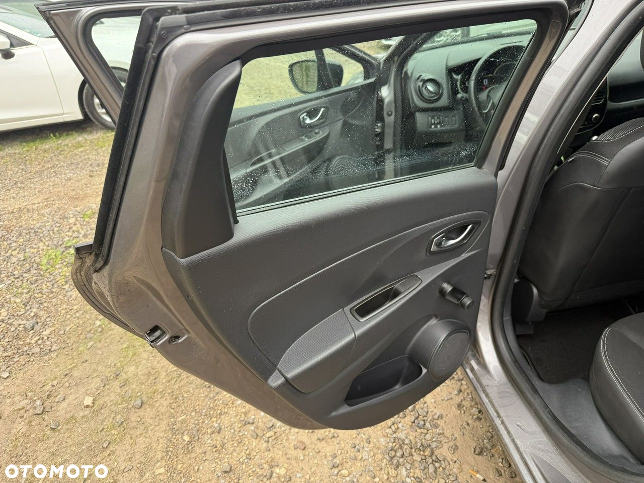 Renault Clio - 12