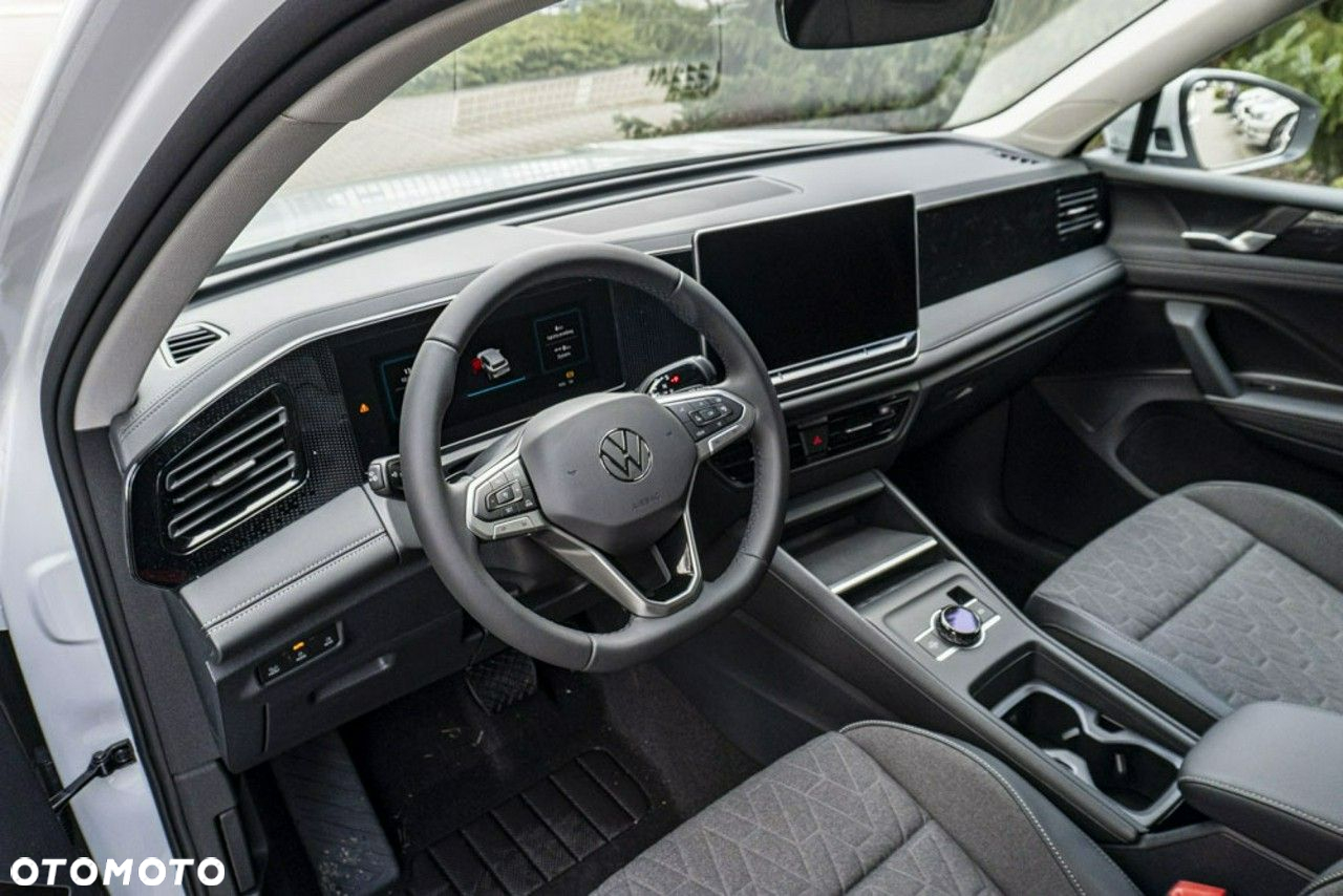 Volkswagen Tiguan - 11