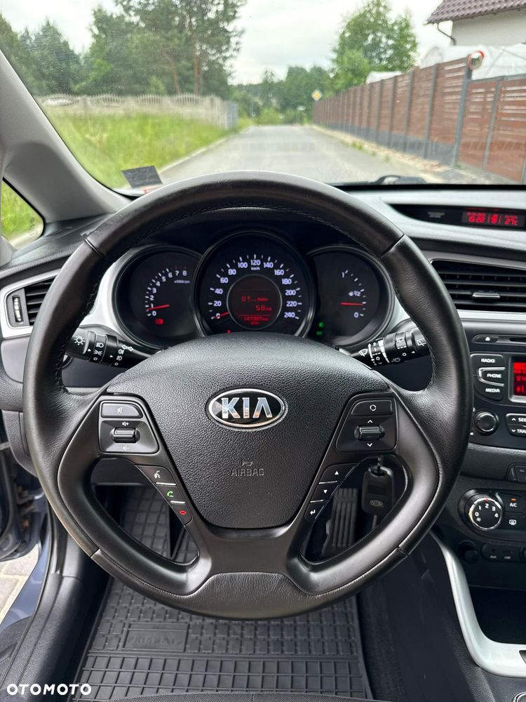 Kia Ceed 1.4 CVVT Dream-Team Edition - 13