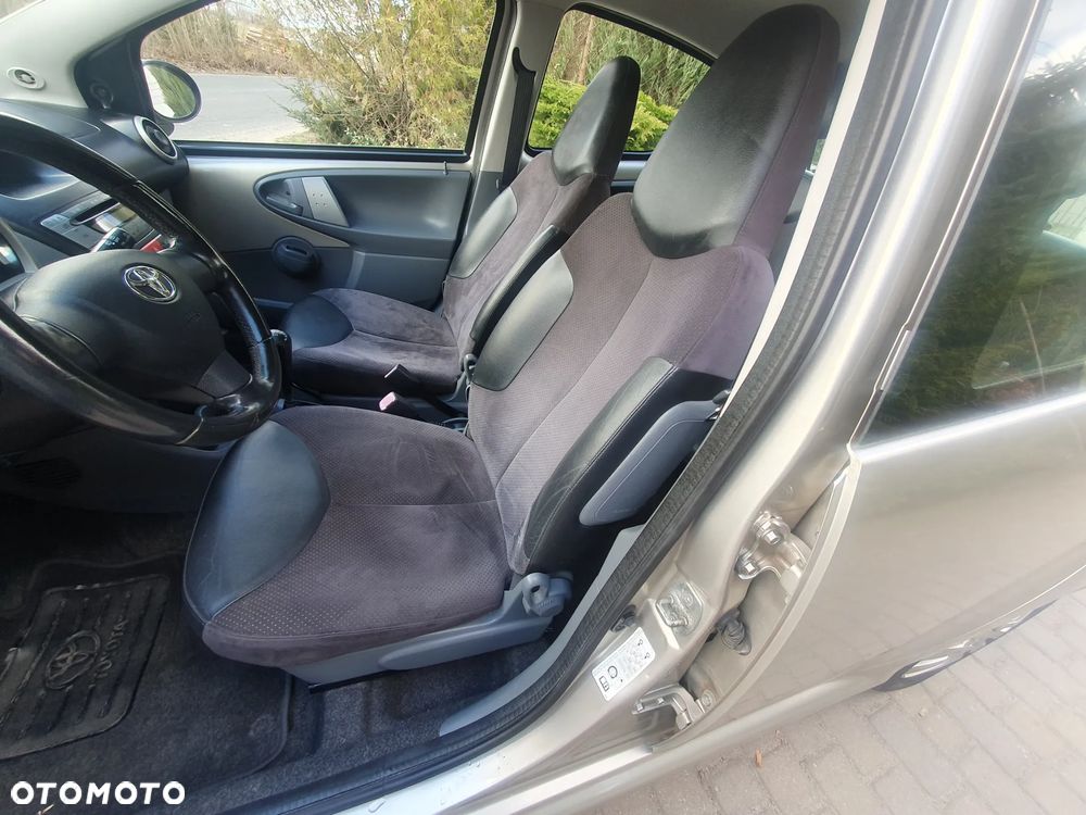 Toyota Aygo - 10