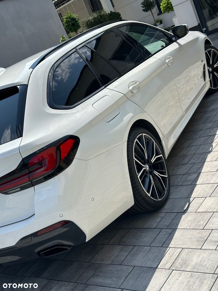 BMW Seria 5 530d xDrive Sport - 10