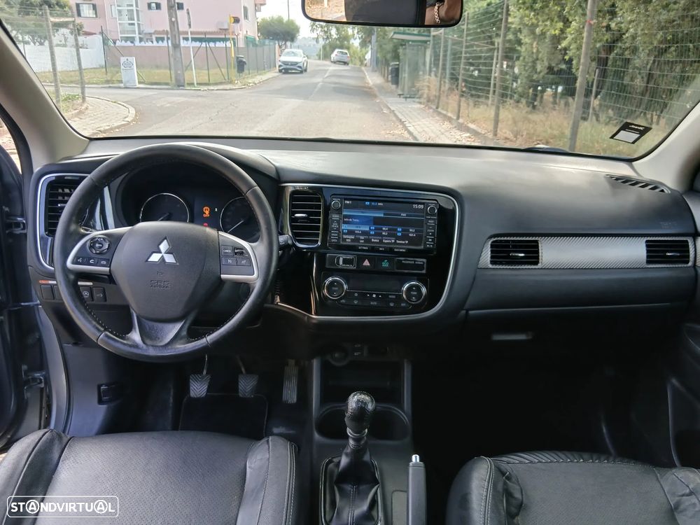 Mitsubishi Outlander 2.2 DI-D Instyle Navi - 11
