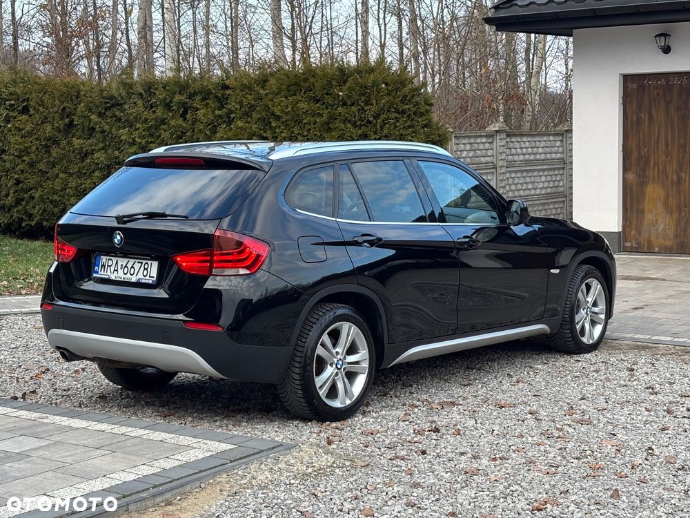 BMW X1 sDrive18i Sport Line - 18