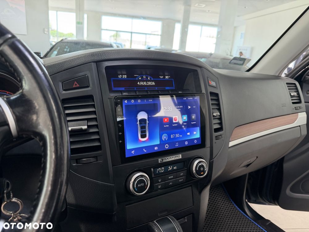 Mitsubishi Pajero - 21