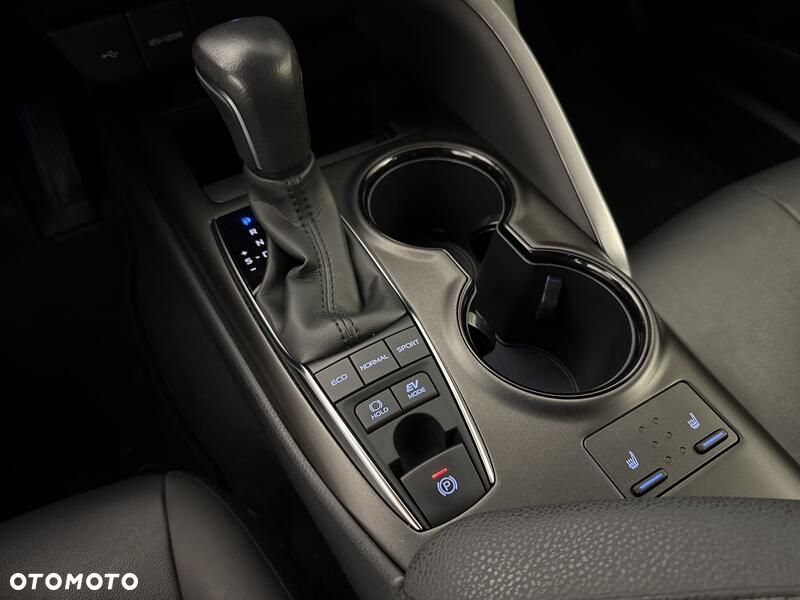 Toyota Camry 2.5 Hybrid Comfort CVT - 18