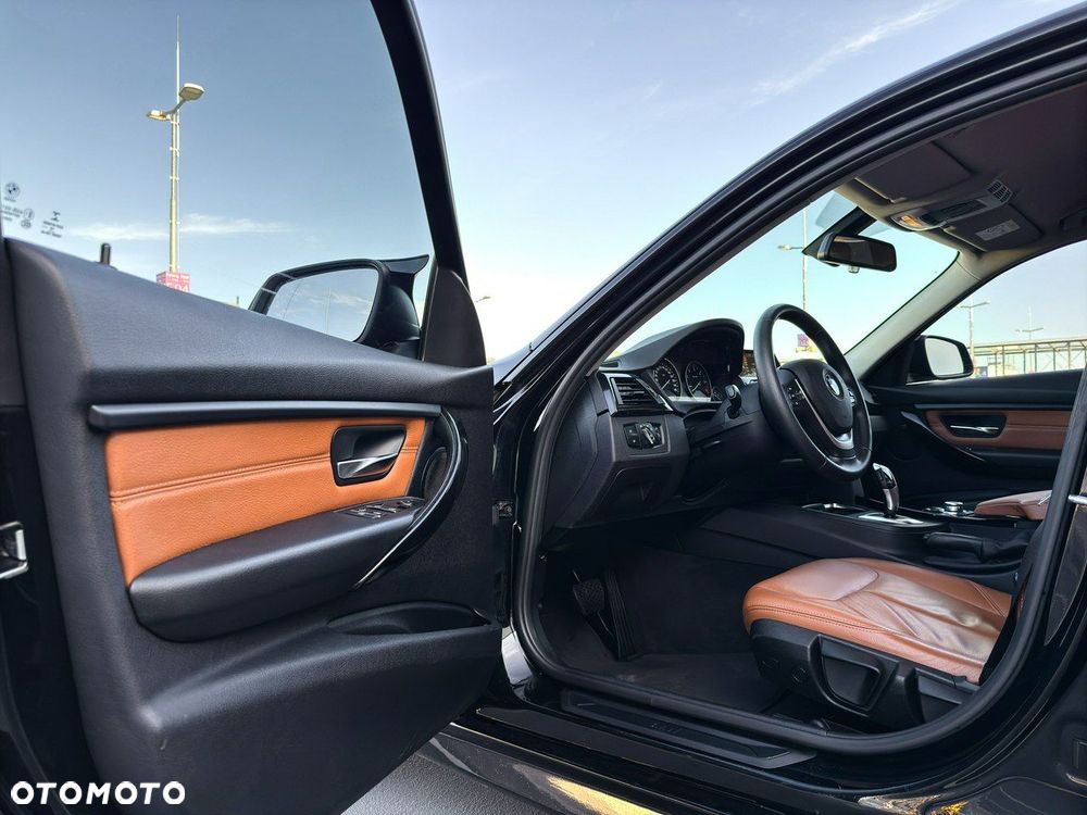 BMW Seria 3 320d Efficient Dynamics - 17
