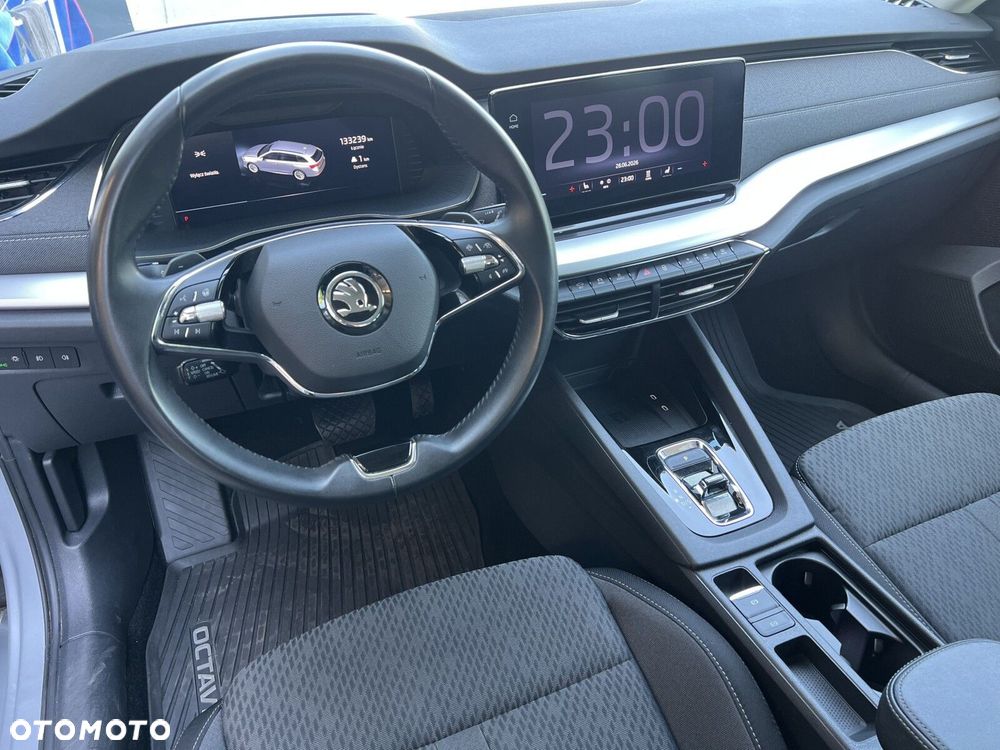 Skoda Octavia 2.0 TDI Ambition DSG - 33