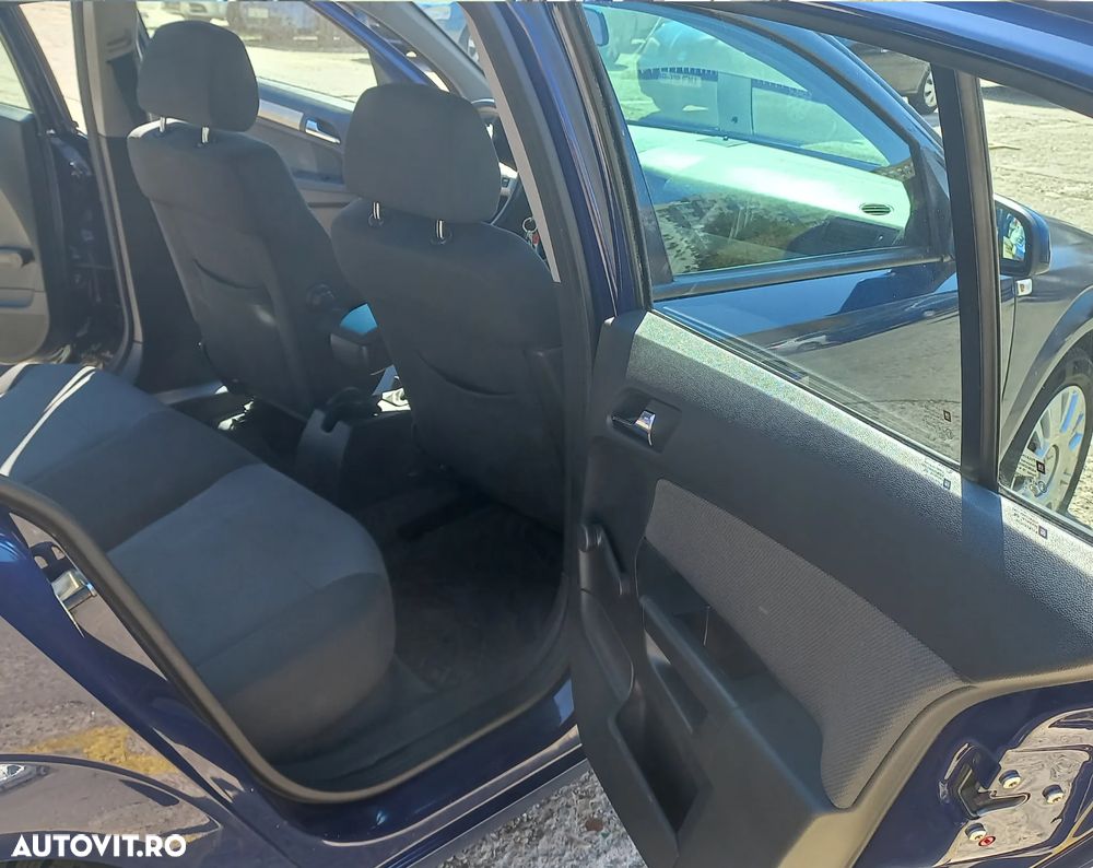 Opel Astra 1.4i 16V Club - 9