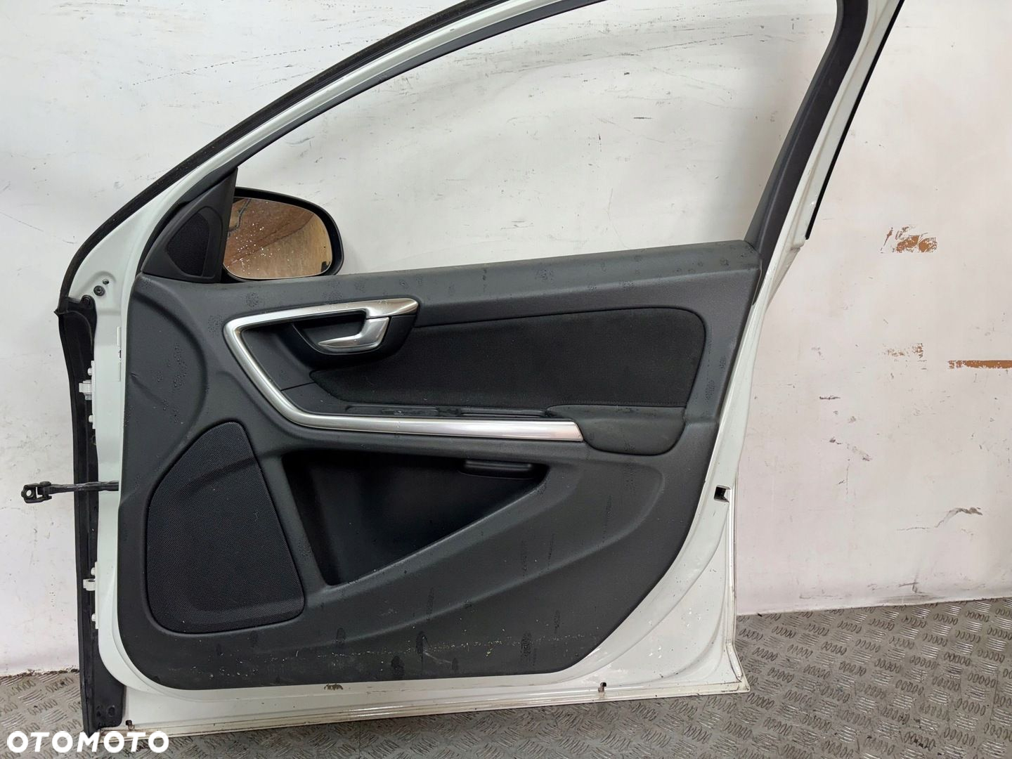 DRZWI PRZÓD PRZEDNIE PRAWE VOLVO V60 10- - 5