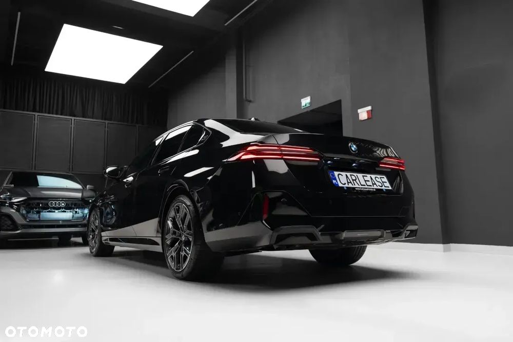 BMW Seria 5 520i mHEV - 8