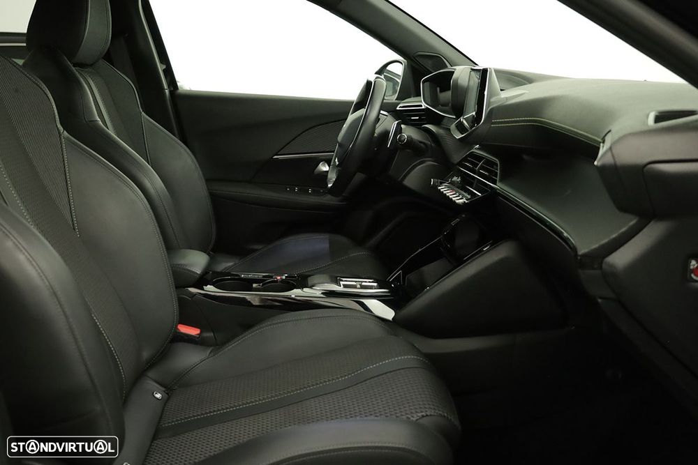 Peugeot 2008 1.2 PureTech GT EAT8 - 21