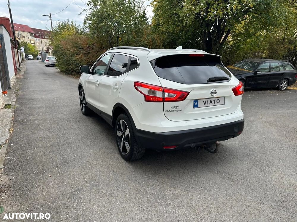 Nissan Qashqai 1.6 DCI Xtronic TEKNA - 4