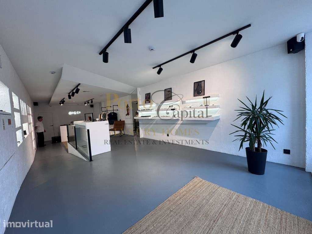 Loja Comercial Premium em Frente à Casa da Música |Porto - Grande imagem: 4/26