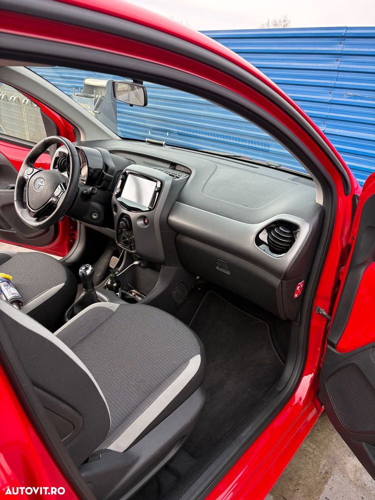 Toyota Aygo 1.0 VVY-I 5 usi X-connect - 10