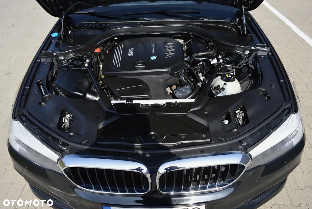 BMW Seria 5 520d xDrive Luxury Line sport - 36