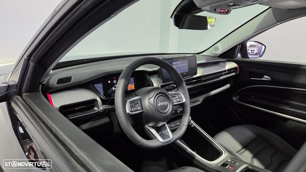 Jeep Avenger 1.2 e-Hybrid Summit DCT - 13