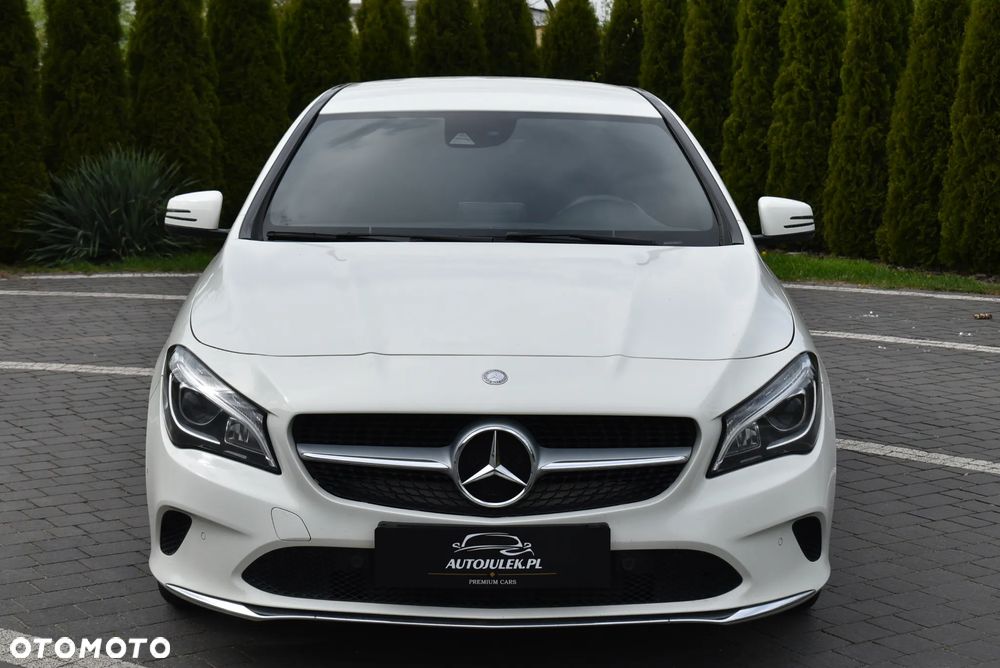 Mercedes-Benz CLA 200 7G-DCT UrbanStyle Edition - 3