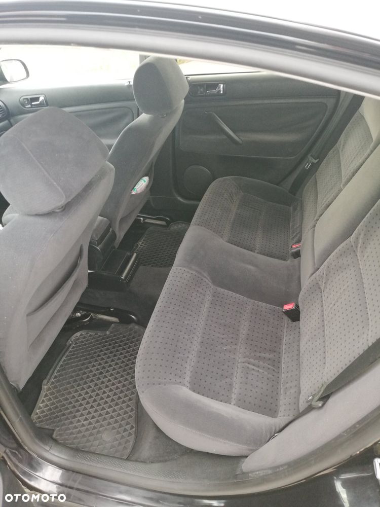 Volkswagen Passat - 8