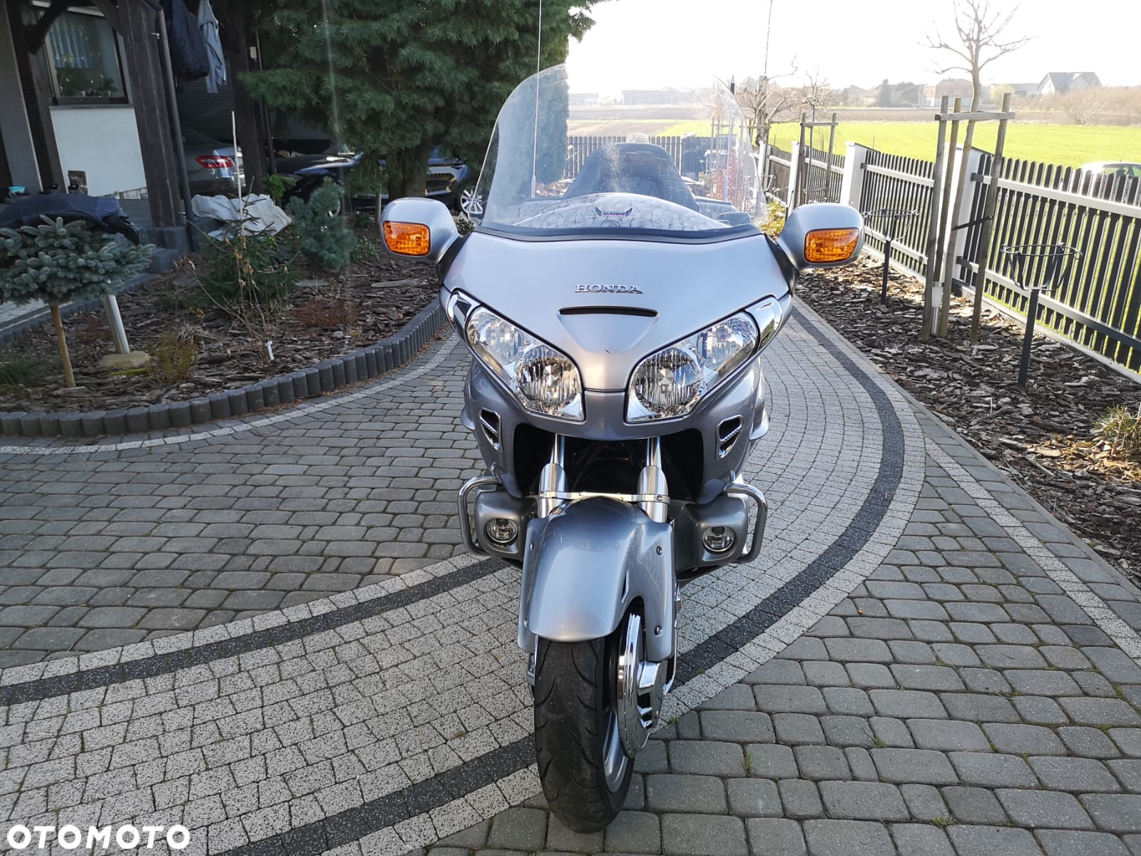 Honda GL - 9