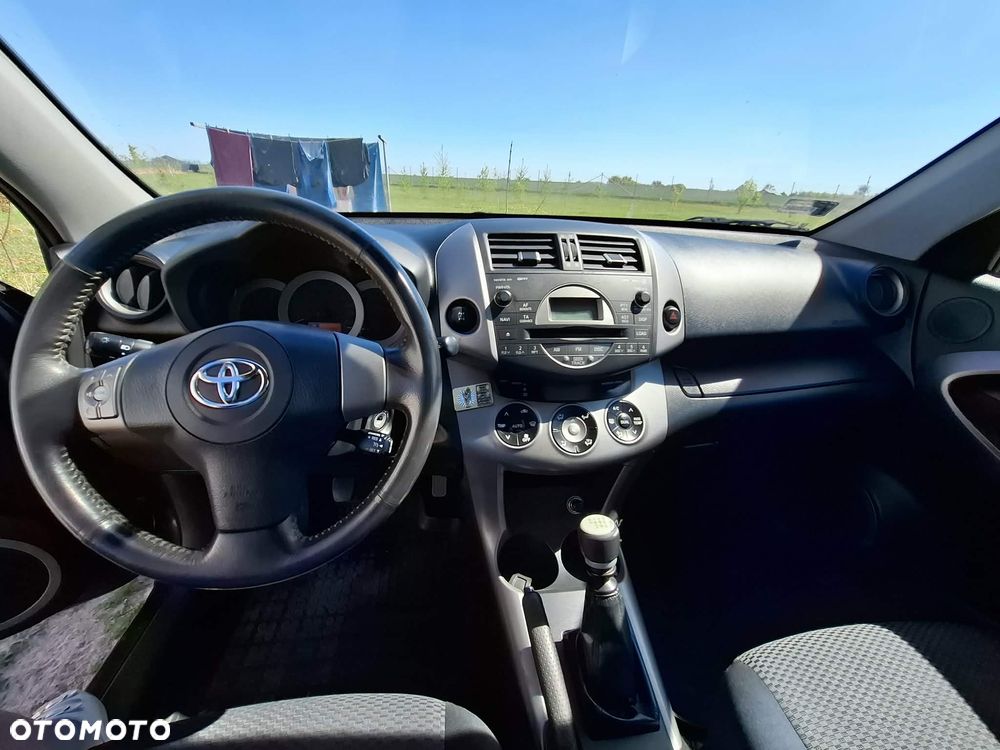 Toyota RAV4 2.2 D-4D Premium - 10