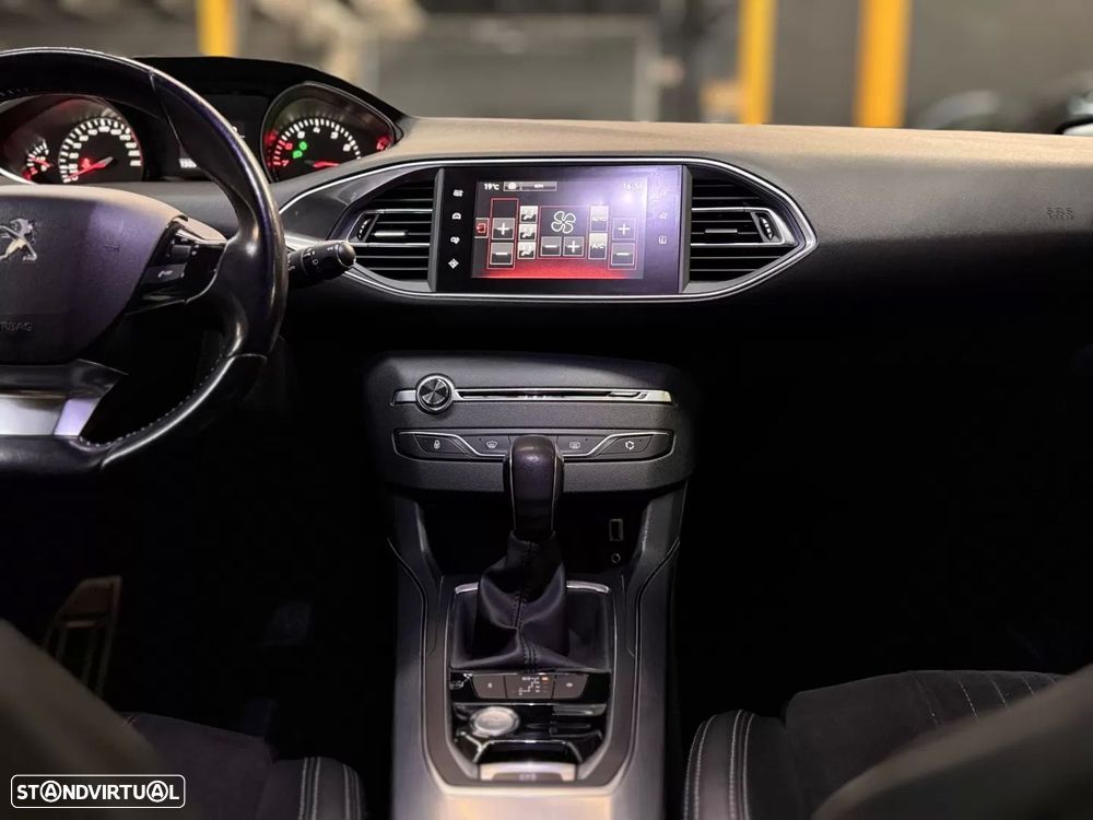 Peugeot 308 1.2 PureTech Allure - 14