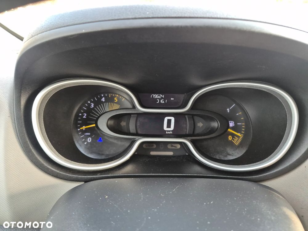 Renault Trafic - 12