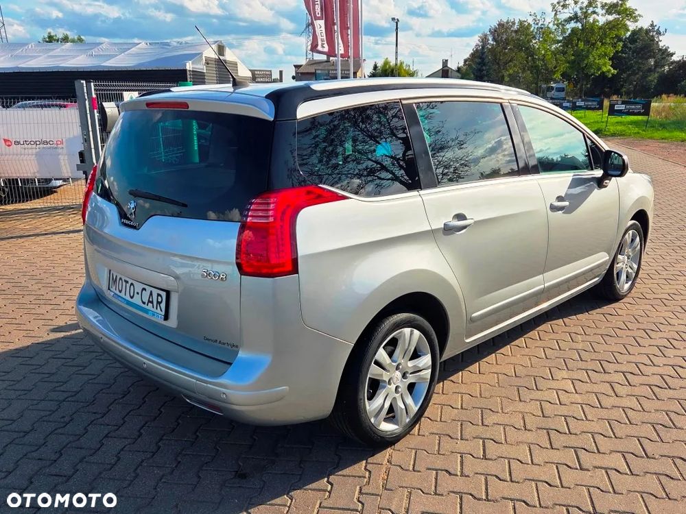 Peugeot 5008 HDI 115 Allure - 8
