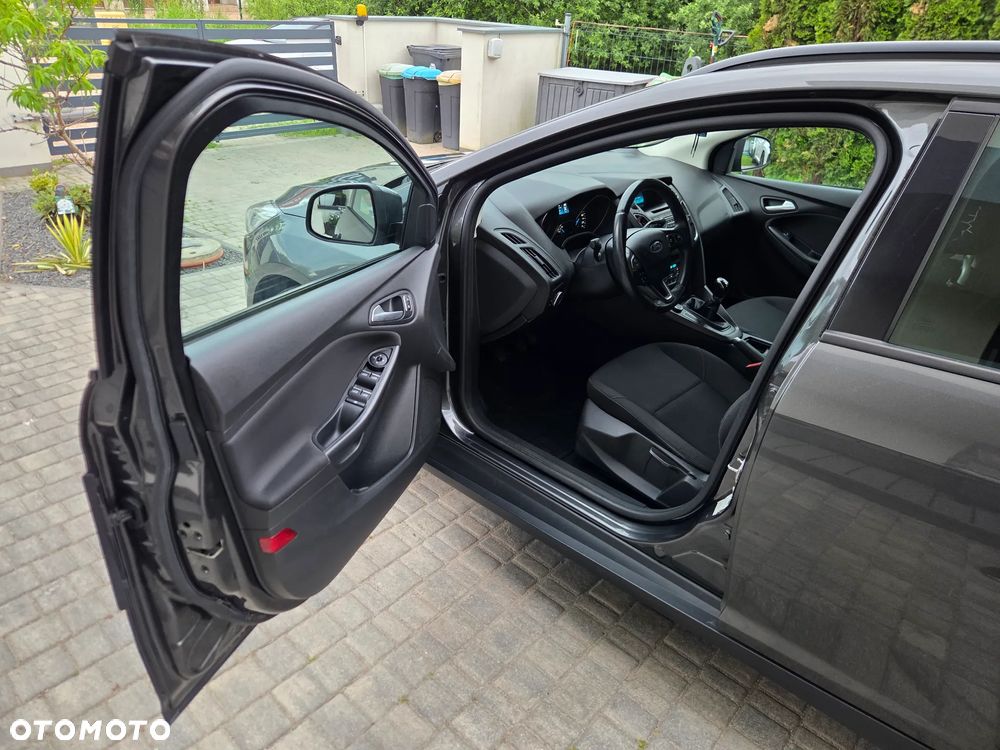 Ford Focus 1.6 Titanium - 17