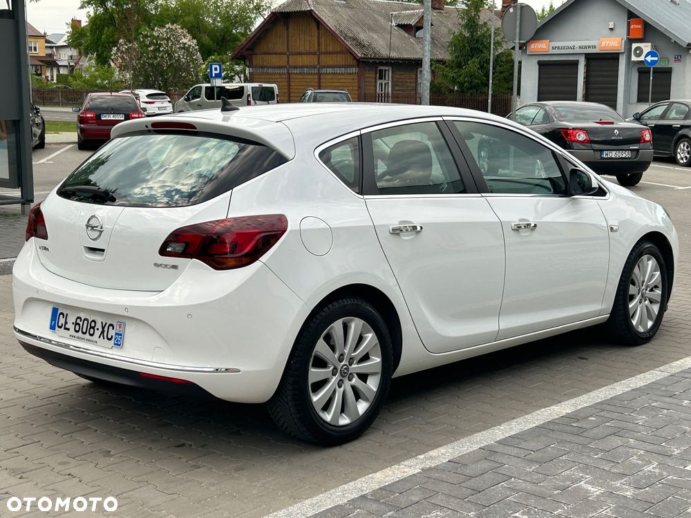 Opel Astra 1.7 CDTI Cosmo - 12