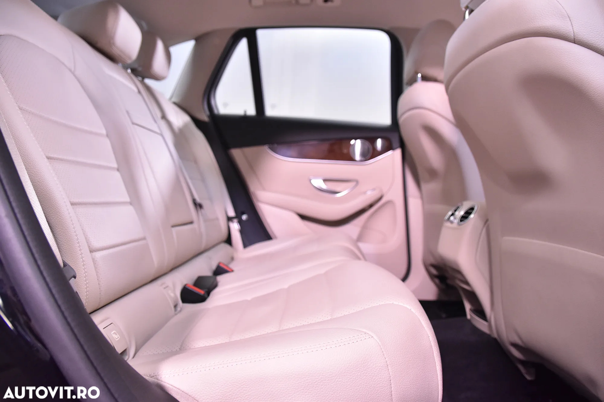 Mercedes-Benz GLC 250 d 4MATIC - 12